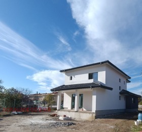 Обява Продава КЪЩА,гр. Елин Пелин, област София