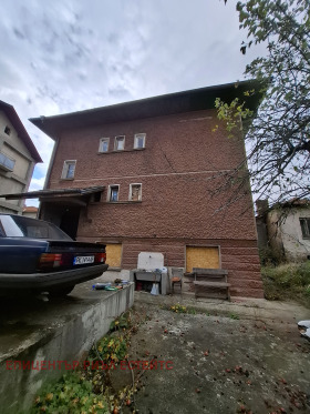 Обява Продава КЪЩА,град Перник, Ралица