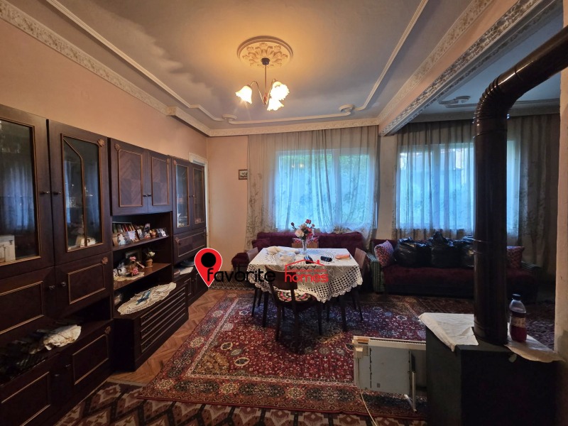 Продава 4-СТАЕН, град Шумен, Център • 165000 € / 322711.95 лв. • 62102157 1 — Holmes.bg Продава 4-СТАЕН, град Шумен, Център • 165000 € / 322711.95 лв. • 62102157 1