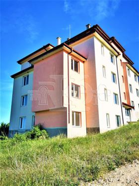 Продажба на двустайни апартаменти в област Варна - изображение 2 