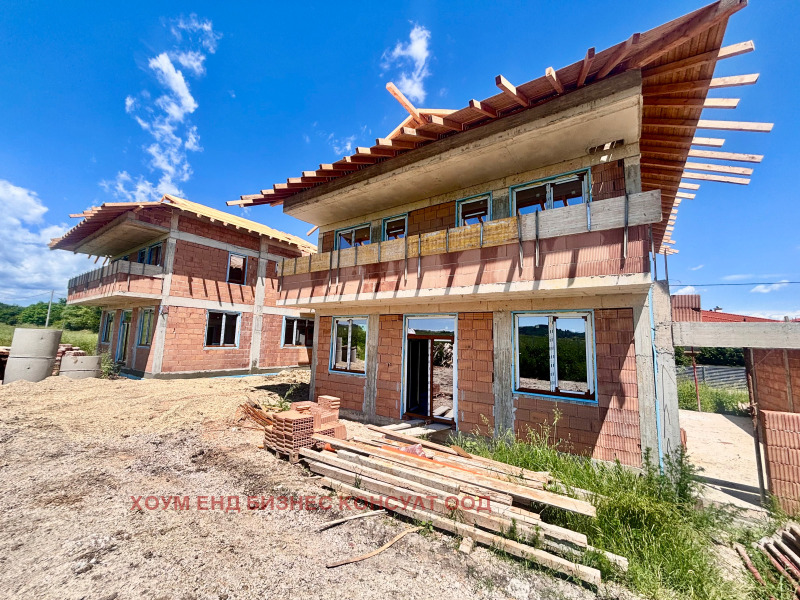 Продава КЪЩА, област София, с. Пролеша • 442000 € / 864476.86 лв. • 93697499 1 — Holmes.bg Продава КЪЩА, област София, с. Пролеша • 442000 € / 864476.86 лв. • 93697499 1