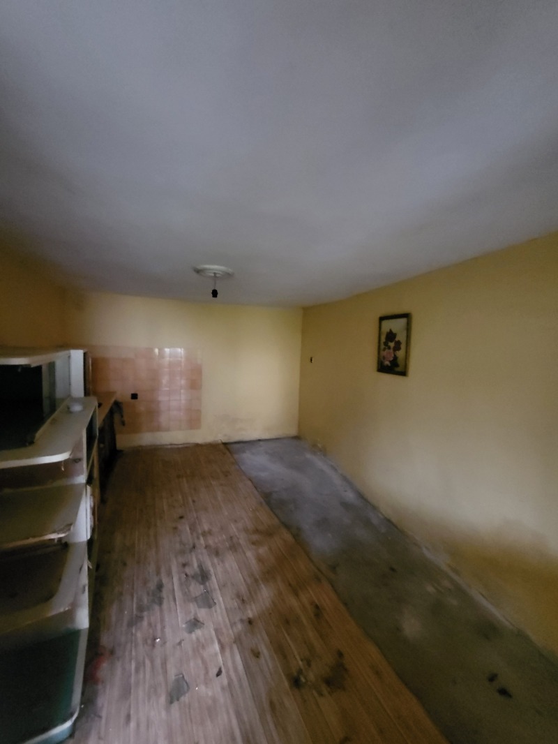 Продава КЪЩА, област Плевен, с. Тученица • 61900 € / 121065.88 лв. • 85590292 1 — Holmes.bg Продава КЪЩА, област Плевен, с. Тученица • 61900 € / 121065.88 лв. • 85590292 1