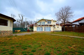 Продава къща град Варна м-т Боровец - юг - [1] 