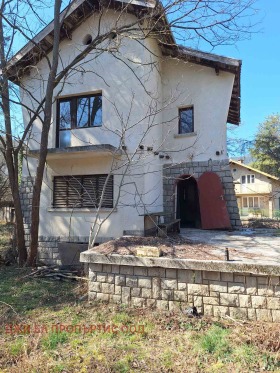 Обява Продава КЪЩА,с. Владо Тричков, област София