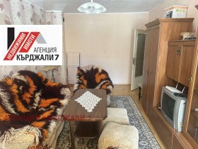 Обява Продава 2-СТАЕН,град Кърджали, Възрожденци