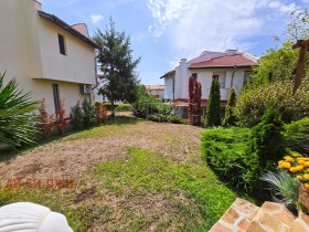 Продава Къща, с. Кошарица