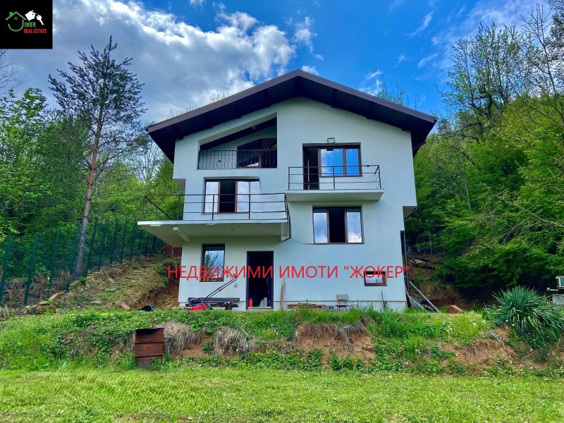 Продава КЪЩА, област Велико Търново, с. Вонеща вода • 82400 € / 161160.39 лв. • 22209819 1 — Holmes.bg Продава КЪЩА, област Велико Търново, с. Вонеща вода • 82400 € / 161160.39 лв. • 22209819 1