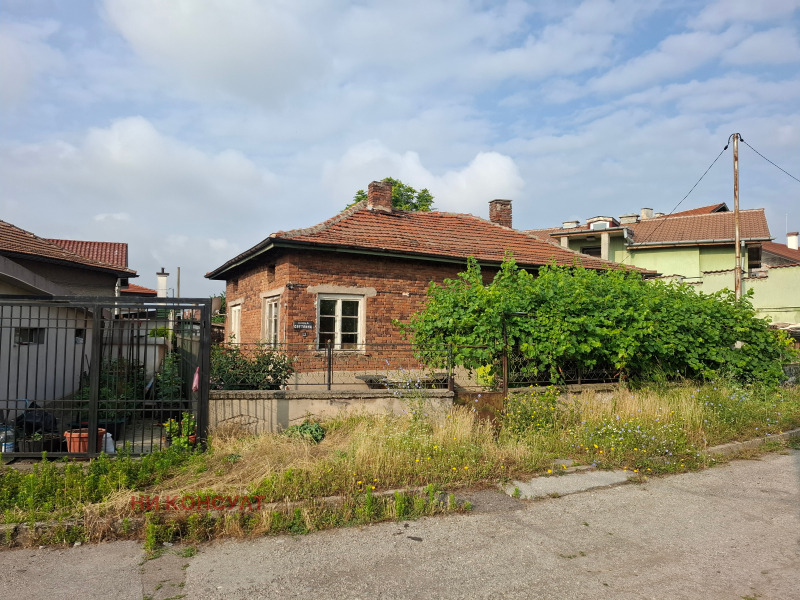 Продава КЪЩА, град София, Бенковски • 220000 € / 430282.60 лв. • 15630364 1 — Holmes.bg Продава КЪЩА, град София, Бенковски • 220000 € / 430282.60 лв. • 15630364 1