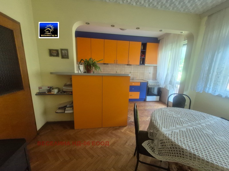 Продава 4-СТАЕН, град Добрич, Център • 150000 € / 293374.50 лв. • 51512033 1 — Holmes.bg Продава 4-СТАЕН, град Добрич, Център • 150000 € / 293374.50 лв. • 51512033 1