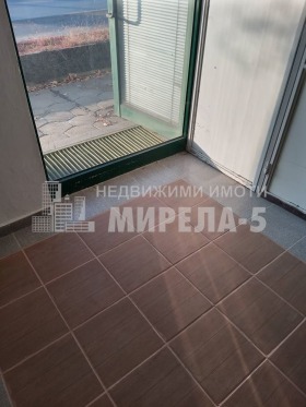 Продажба на имоти в Ялта, град Русе - изображение 19 