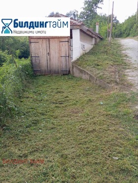 Продава Къща, с. Черни връх