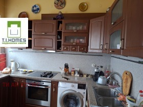 Обява Продава 3-СТАЕН,град София, Оборище