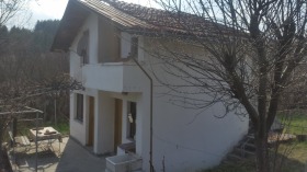 Обява Продава КЪЩА,с. Кременик, област Кюстендил