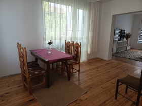 Обява Продава 3-СТАЕН,град Благоевград, Идеален център