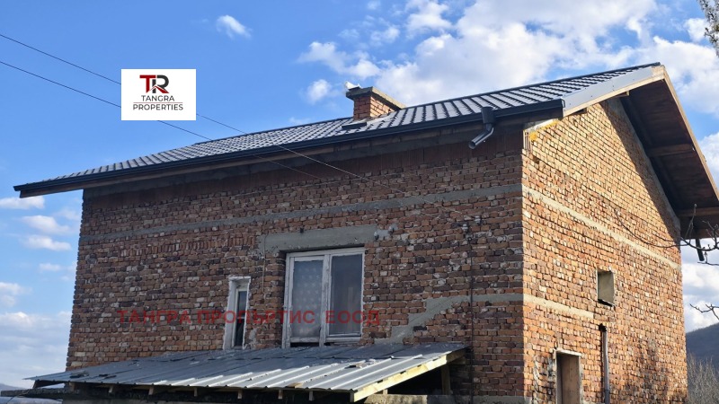 Продава КЪЩА, област Перник, с. Лобош • 61000 € / 119305.63 лв. • 56628021 1 — Holmes.bg Продава КЪЩА, област Перник, с. Лобош • 61000 € / 119305.63 лв. • 56628021 1