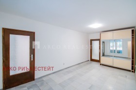 Продава 2-стаен, град София