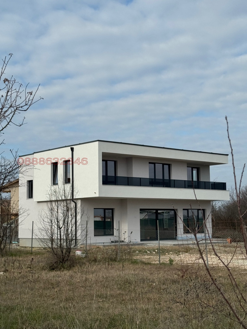 Продава КЪЩА, област Пловдив, с. Бенковски • 288000 € / 563279.04 лв. • 81211174 1 — Holmes.bg Продава КЪЩА, област Пловдив, с. Бенковски • 288000 € / 563279.04 лв. • 81211174 1