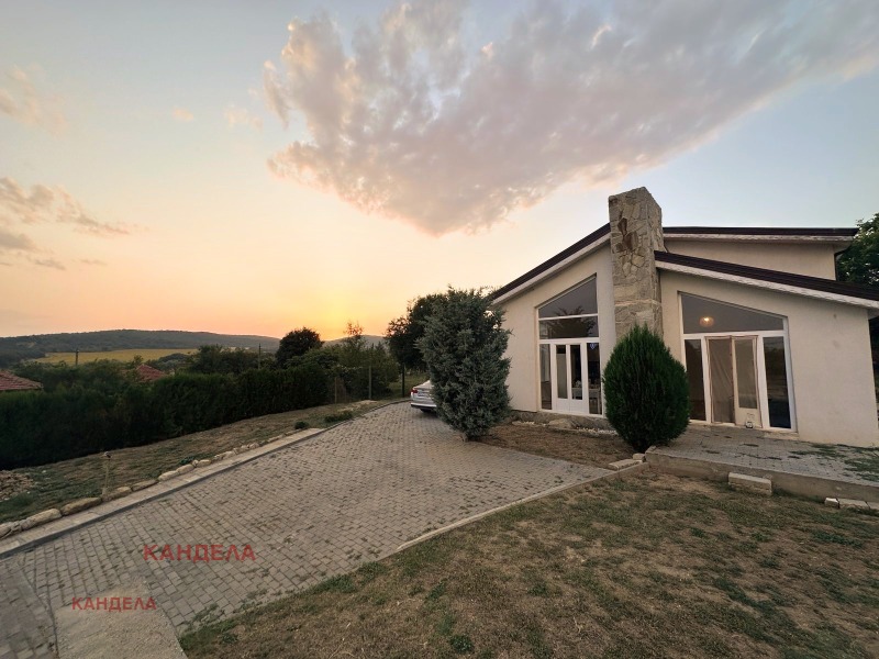 Продава ВИЛА, област Пловдив, с. Златосел • 250000 € / 488957.50 лв. • 61183807 1 — Holmes.bg Продава ВИЛА, област Пловдив, с. Златосел • 250000 € / 488957.50 лв. • 61183807 1