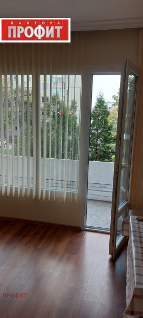 Продава 3-стаен