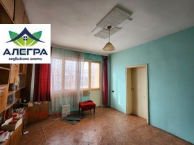 Продава етаж от къща град Пазарджик Център - [1] 