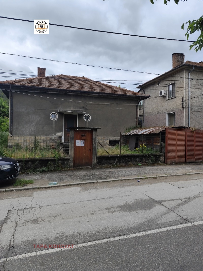 Продава КЪЩА, област Велико Търново, гр. Горна Оряховица • 70000 € / 136908.10 лв. • 39466318 1 — Holmes.bg Продава КЪЩА, област Велико Търново, гр. Горна Оряховица • 70000 € / 136908.10 лв. • 39466318 1