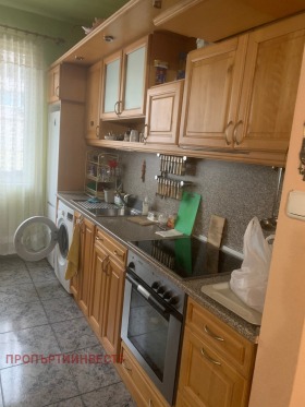 Продава 3-стаен, град София