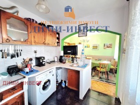 Обява Продава 3-СТАЕН,град Добрич, Център