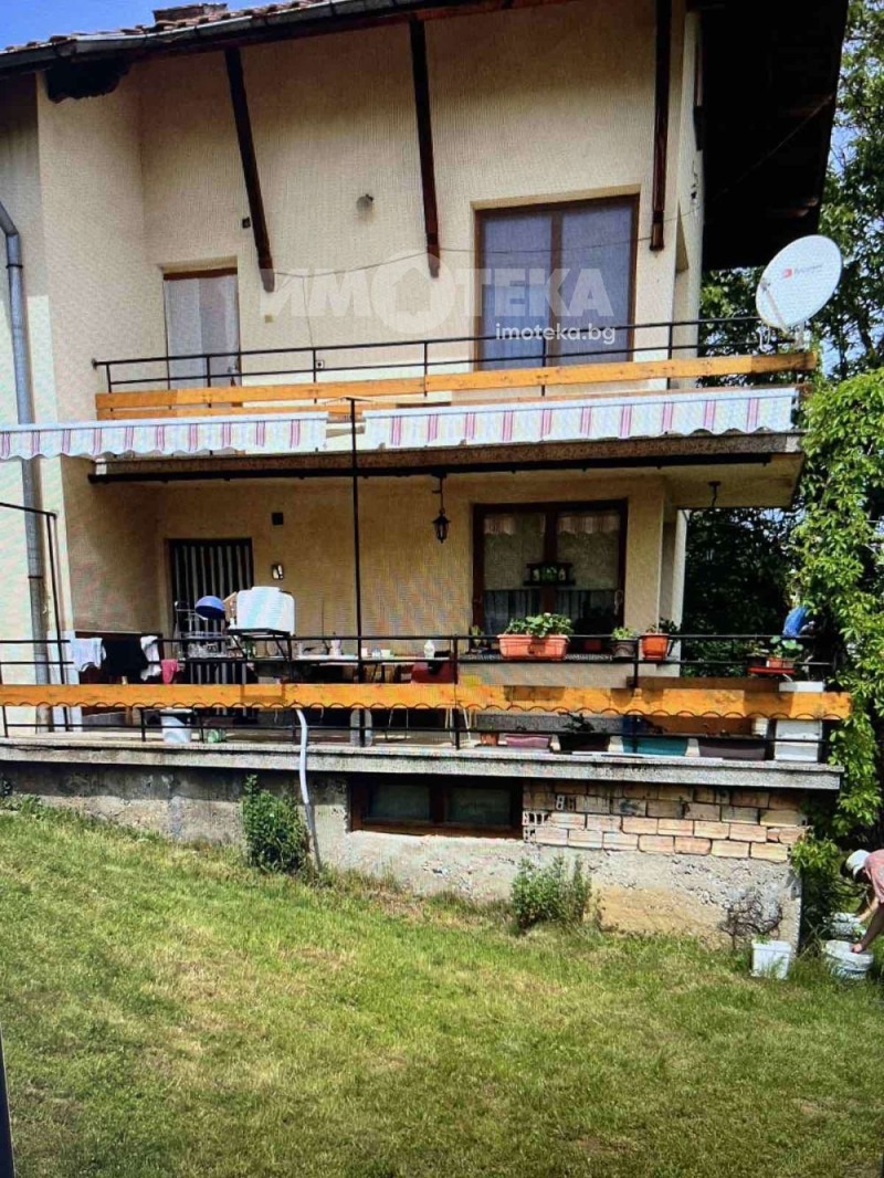 Продава КЪЩА, област София, с. Прекръсте • 95000 € / 185803.85 лв. • 57079139 1 — Holmes.bg Продава КЪЩА, област София, с. Прекръсте • 95000 € / 185803.85 лв. • 57079139 1
