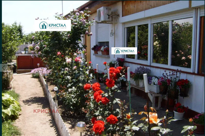 Продава КЪЩА, област Пловдив, с. Черноземен • 77900 € • 81315922 1 — Holmes.bg Продава КЪЩА, област Пловдив, с. Черноземен • 77900 € • 81315922 1
