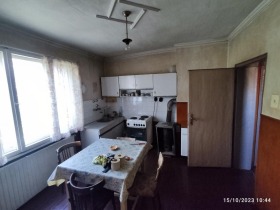 Продажба на къщи в град Перник - изображение 5 