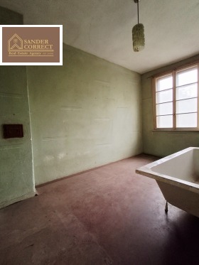 Обява Продава КЪЩА,град София, с. Долни Пасарел