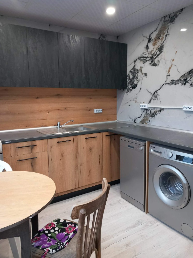 Продава 3-СТАЕН, град Русе, Родина 3 • 129900 € / 254062.32 лв. • 70476019 1 — Holmes.bg Продава 3-СТАЕН, град Русе, Родина 3 • 129900 € / 254062.32 лв. • 70476019 1