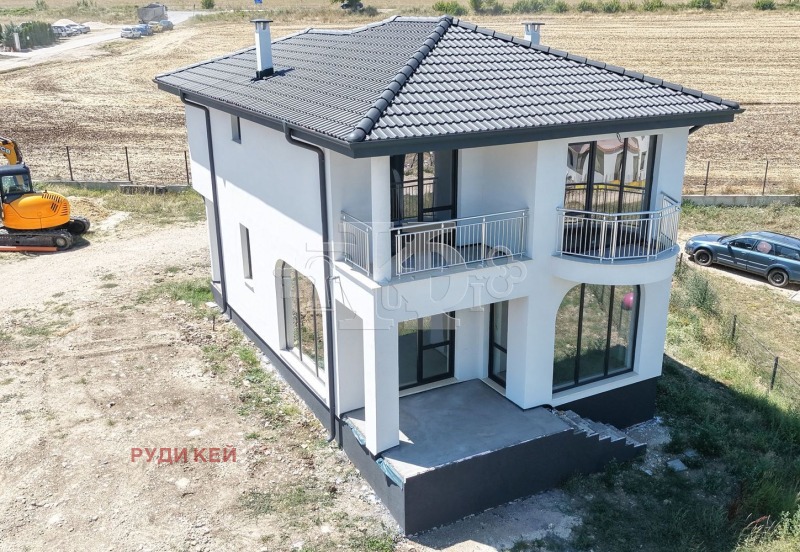 Продава КЪЩА, област Варна, с. Кичево • 255000 € • 72111747 1 — Holmes.bg Продава КЪЩА, област Варна, с. Кичево • 255000 € • 72111747 1