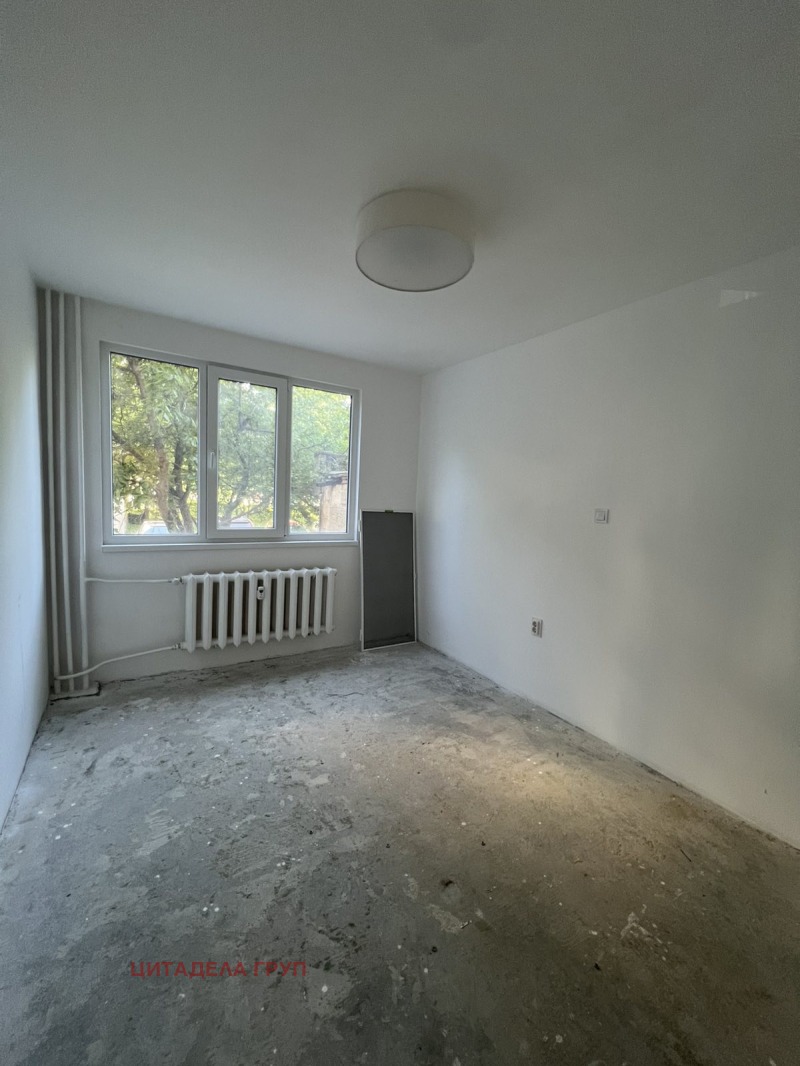 Продава 3-СТАЕН, град София, Гео Милев • 210000 € / 410724.30 лв. • 35249350 1 — Holmes.bg Продава 3-СТАЕН, град София, Гео Милев • 210000 € / 410724.30 лв. • 35249350 1