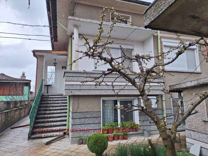 Продава КЪЩА, област Стара Загора, гр. Чирпан • 100000 € / 195583.00 лв. • 16306425 1 — Holmes.bg Продава КЪЩА, област Стара Загора, гр. Чирпан • 100000 € / 195583.00 лв. • 16306425 1