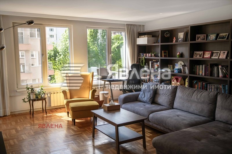 Продава 4-СТАЕН, град София, Лагера • 450000 € / 880123.50 лв. • 90418437 1 — Holmes.bg Продава 4-СТАЕН, град София, Лагера • 450000 € / 880123.50 лв. • 90418437 1