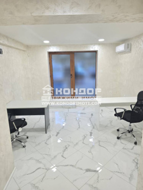 ОФИС, 30 m2 - Holmes.bg ОФИС, 30 m2