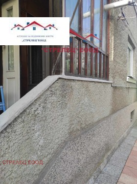 Продажба на етажи от къща в град Добрич - изображение 1 
