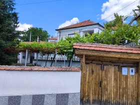 Продава Къща, с. Розовец