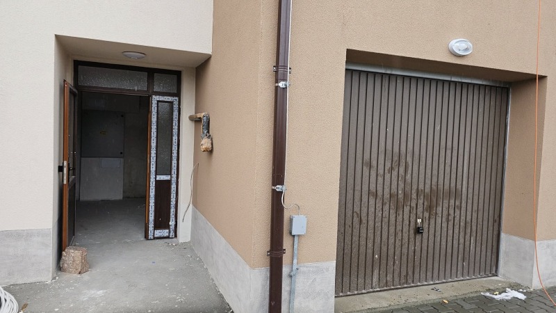 Продава ГАРАЖ, ПАРКОМЯСТО, град Пловдив, Остромила • 35000 € • 89299557 1 — Holmes.bg Продава ГАРАЖ, ПАРКОМЯСТО, град Пловдив, Остромила • 35000 € • 89299557 1