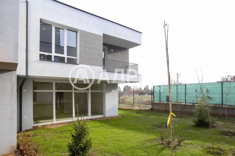Продава КЪЩА, град София, м-т Камбаните • 425000 € / 831227.75 лв. • 49300832 1 — Holmes.bg Продава КЪЩА, град София, м-т Камбаните • 425000 € / 831227.75 лв. • 49300832 1