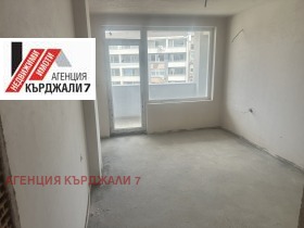 Продава 3-стаен, град Кърджали