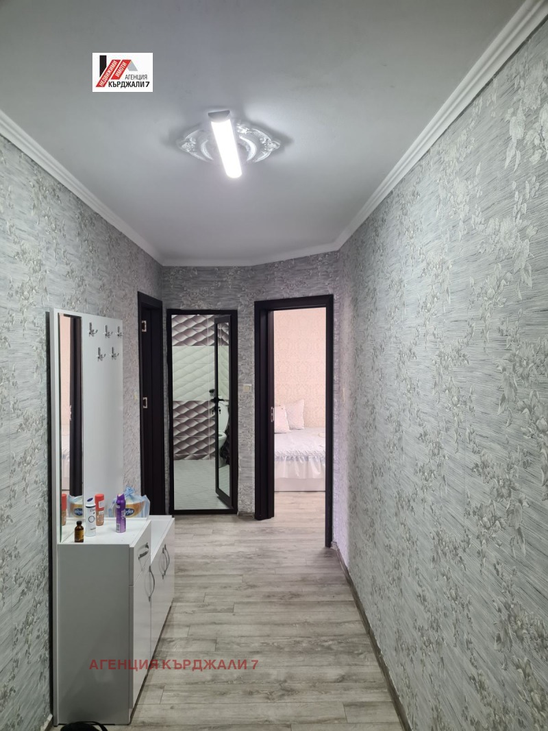 Продава 2-СТАЕН, град Кърджали, Възрожденци • 140000 лв. / 71580.86 € • 60608291 1 — Holmes.bg Продава 2-СТАЕН, град Кърджали, Възрожденци • 140000 лв. / 71580.86 € • 60608291 1