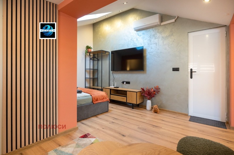 Продава АТЕЛИЕ, ТАВАН, град София, Център • 135000 € / 264037.05 лв. • 23236654 1 — Holmes.bg Продава АТЕЛИЕ, ТАВАН, град София, Център • 135000 € / 264037.05 лв. • 23236654 1