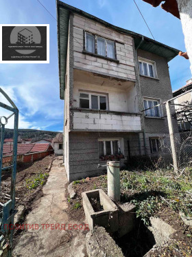 Продажба на етажи от къща в област Кюстендил - изображение 4 