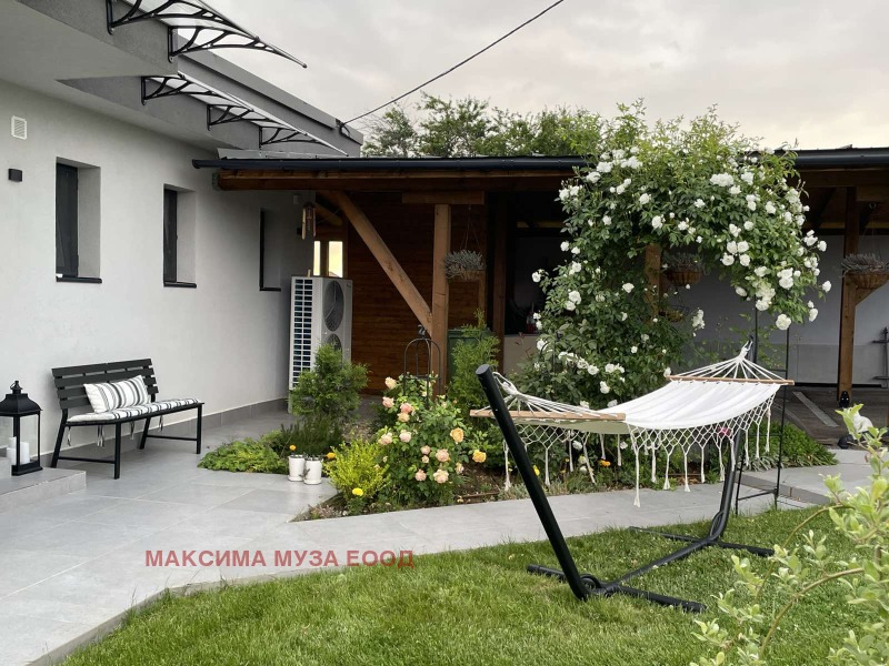 Продава КЪЩА, област Перник, с. Долна Диканя • 450000 € / 880123.50 лв. • 81258645 1 — Holmes.bg Продава КЪЩА, област Перник, с. Долна Диканя • 450000 € / 880123.50 лв. • 81258645 1