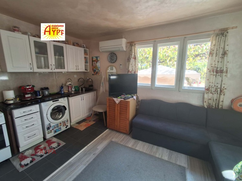 Продава КЪЩА, област Враца, с. Ботуня • 49000 € • 48540492 1 — Holmes.bg Продава КЪЩА, област Враца, с. Ботуня • 49000 € • 48540492 1