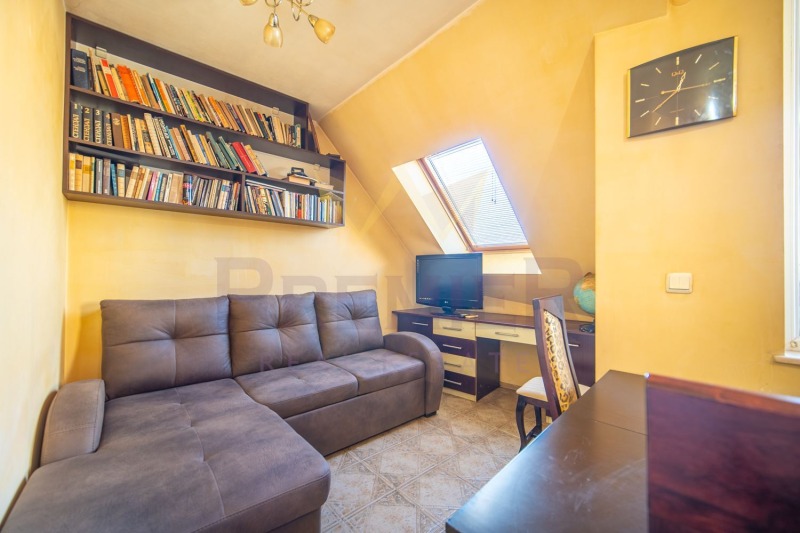 Продава 3-СТАЕН, град Варна, Колхозен пазар • 195500 € / 382364.77 лв. • 77157124 1 — Holmes.bg Продава 3-СТАЕН, град Варна, Колхозен пазар • 195500 € / 382364.77 лв. • 77157124 1