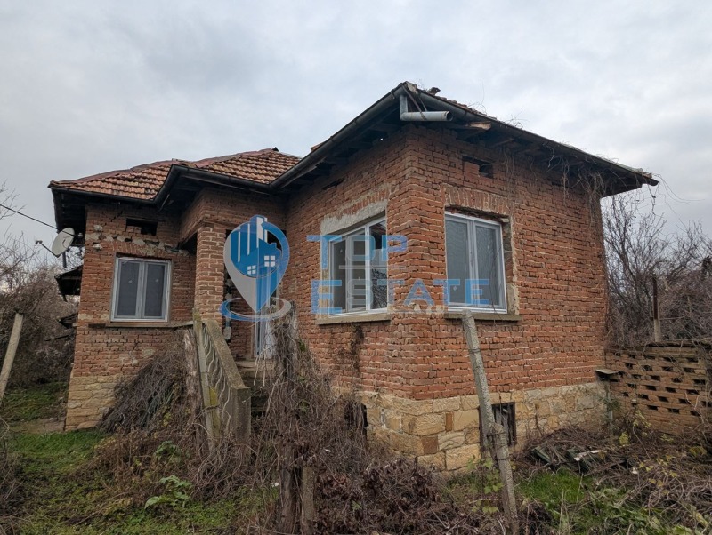 Продава КЪЩА, област Велико Търново, с. Върбица • 9500 € / 18580.38 лв. • 30254359 1 — Holmes.bg Продава КЪЩА, област Велико Търново, с. Върбица • 9500 € / 18580.38 лв. • 30254359 1