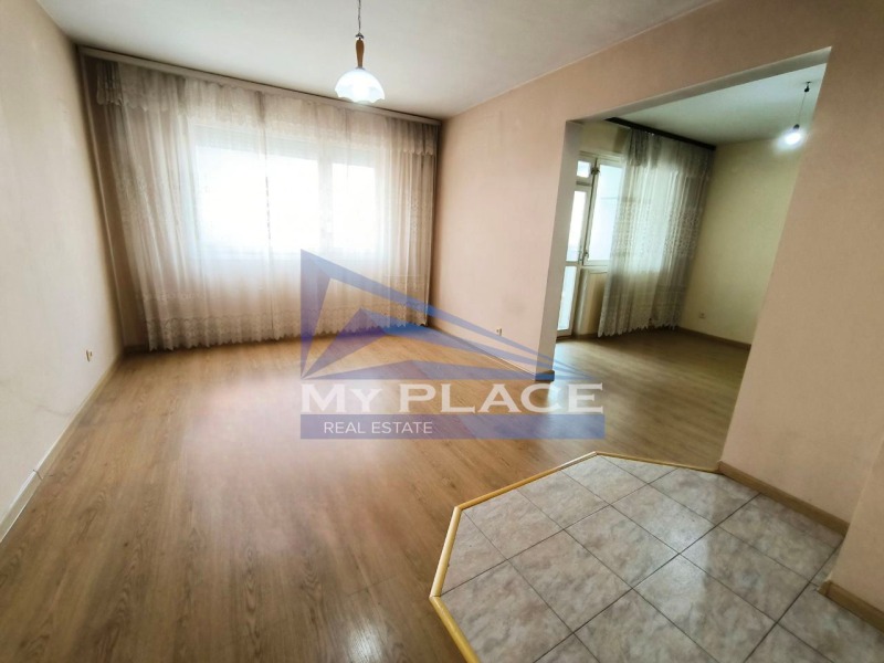 Продава 4-СТАЕН, град Шумен, Добруджански • 185000 € / 361828.55 лв. • 72489428 1 — Holmes.bg Продава 4-СТАЕН, град Шумен, Добруджански • 185000 € / 361828.55 лв. • 72489428 1